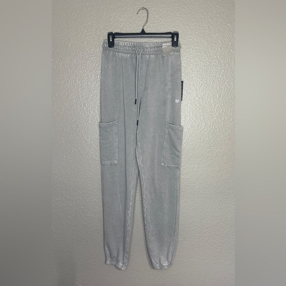 Forever 21 cargo sweat pants size XS Gray